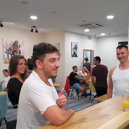Hostel Ai *