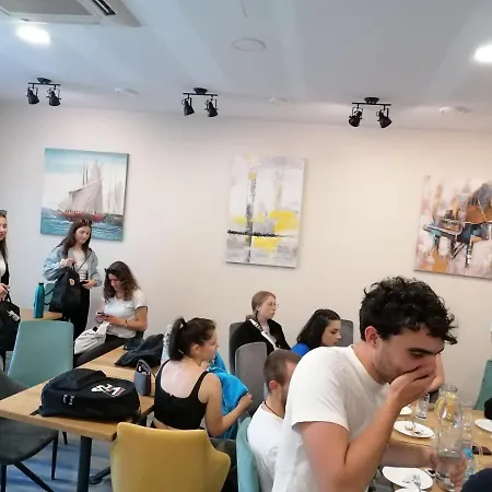 Ai سبليت