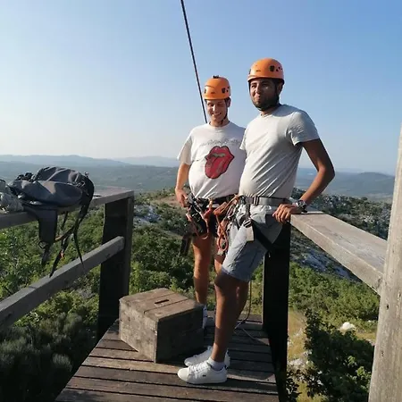 Auberge de jeunesse Ai